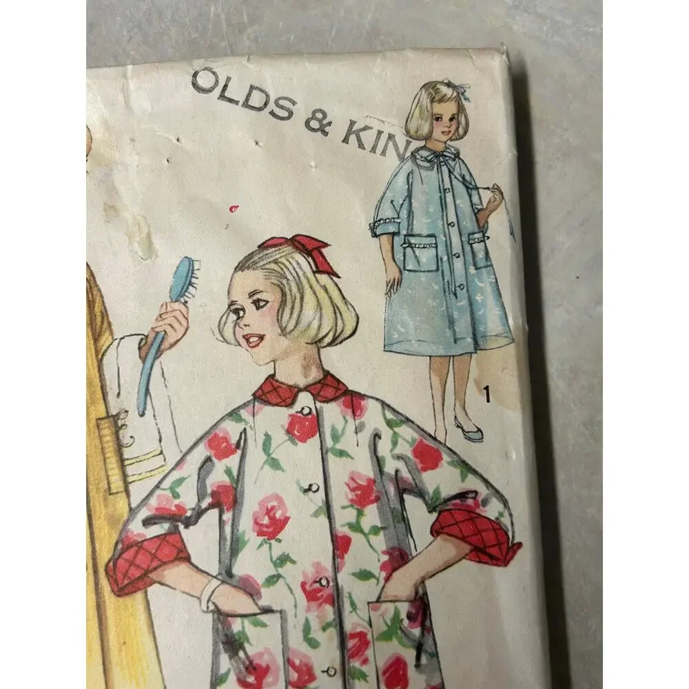 Vintage Simplicity Pattern #2319 Girls 2 Piece Lounging‎ Pajama Robe Set Size 8